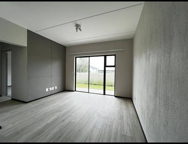 2 BEDROOM APARTMENT FOR SALE IN FOURWAYS